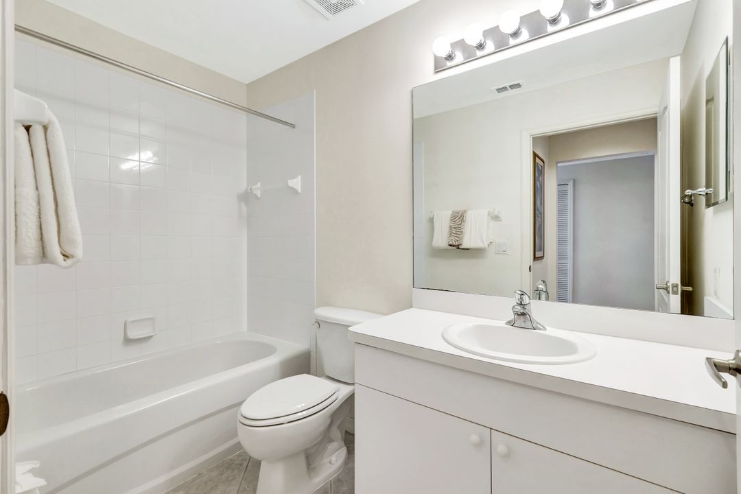 16595 Lake Cir Dr #233, Fort Myers, FL 33908