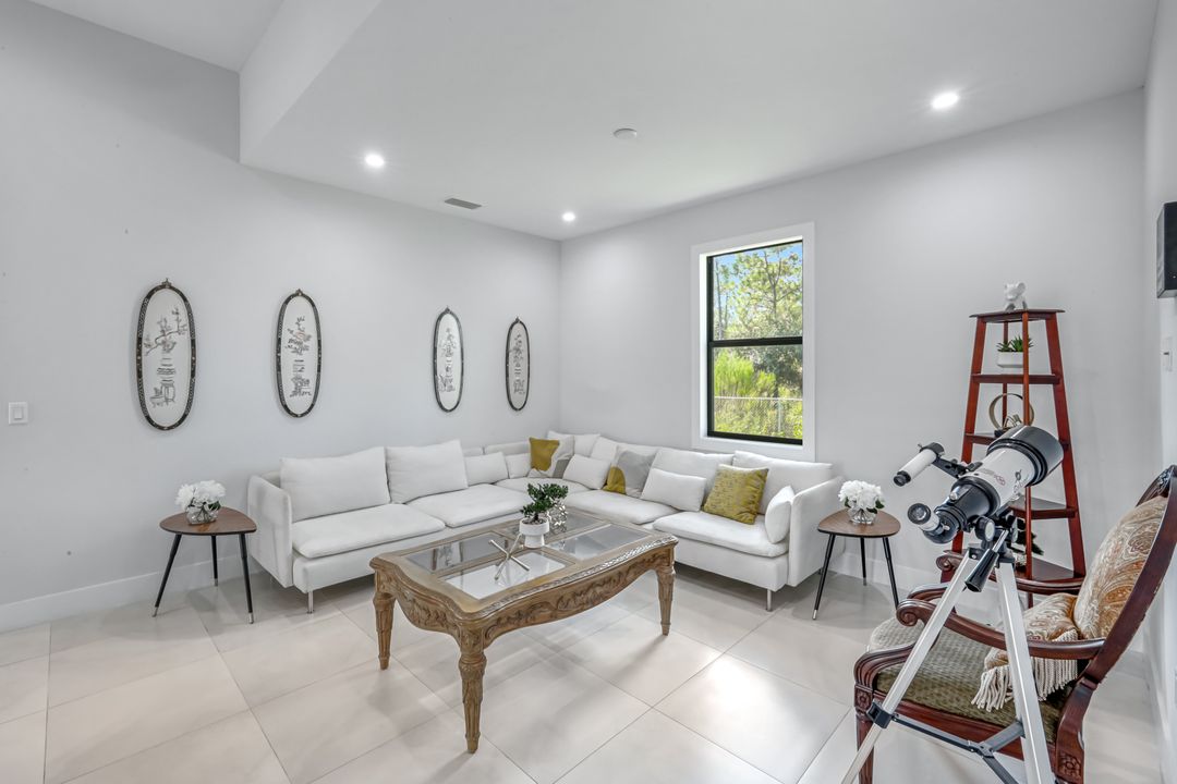 2682 4th Ave SE, Naples, FL 34117