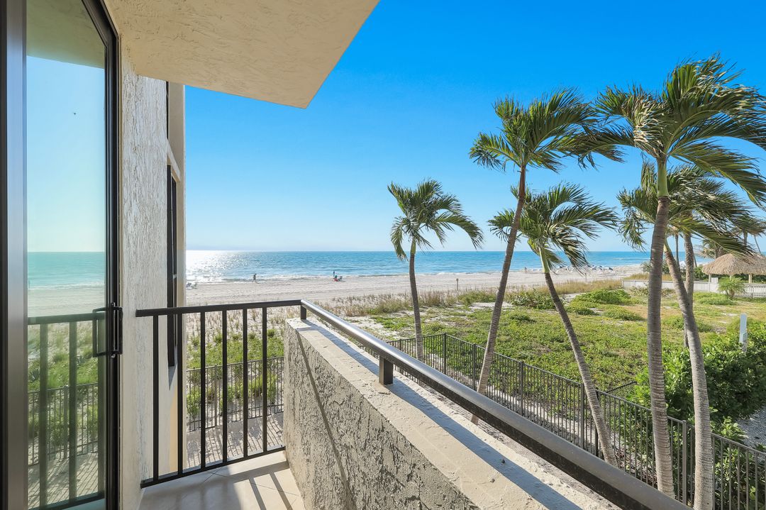 9715 Gulf Shore Dr #104, Naples, FL 34108
