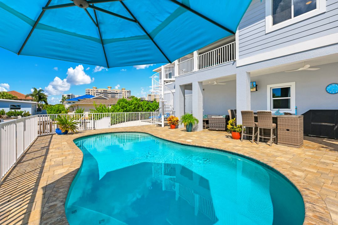 117 Sand Dollar Dr, Fort Myers Beach, FL 33931