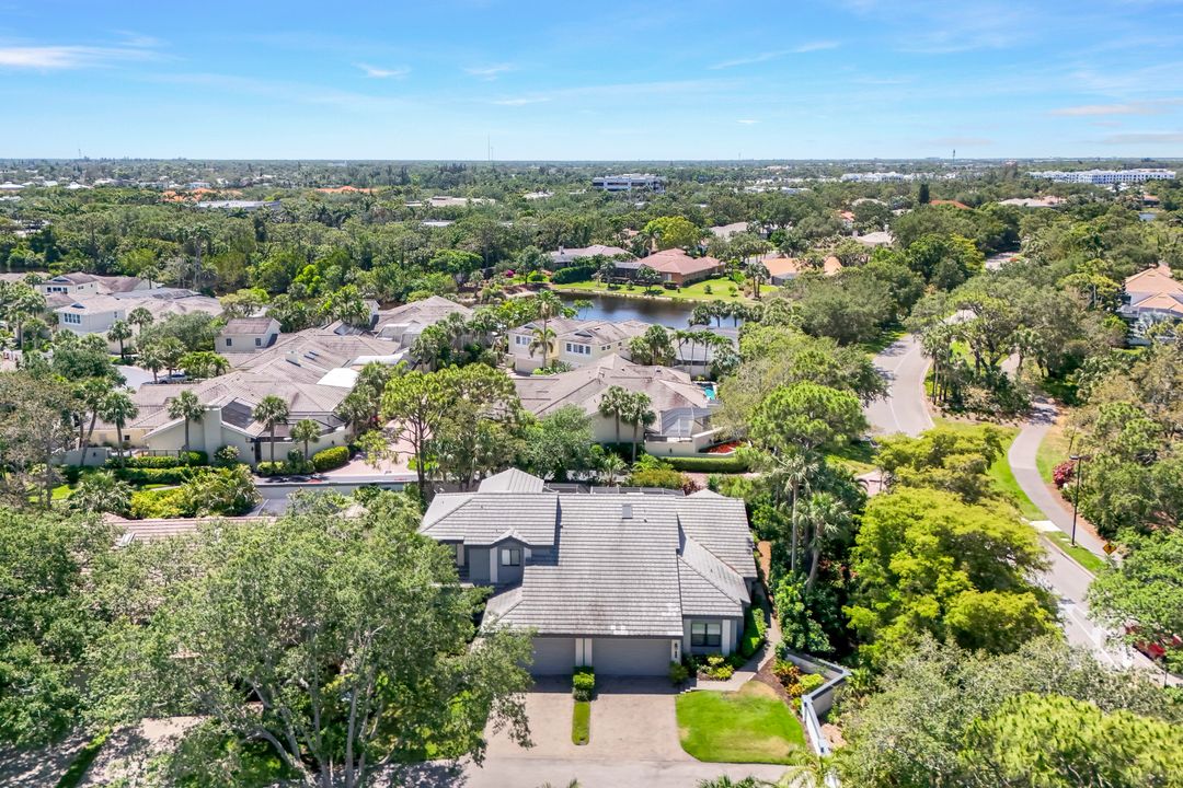 27181 Kindlewood Ln, Bonita Springs, FL 34134