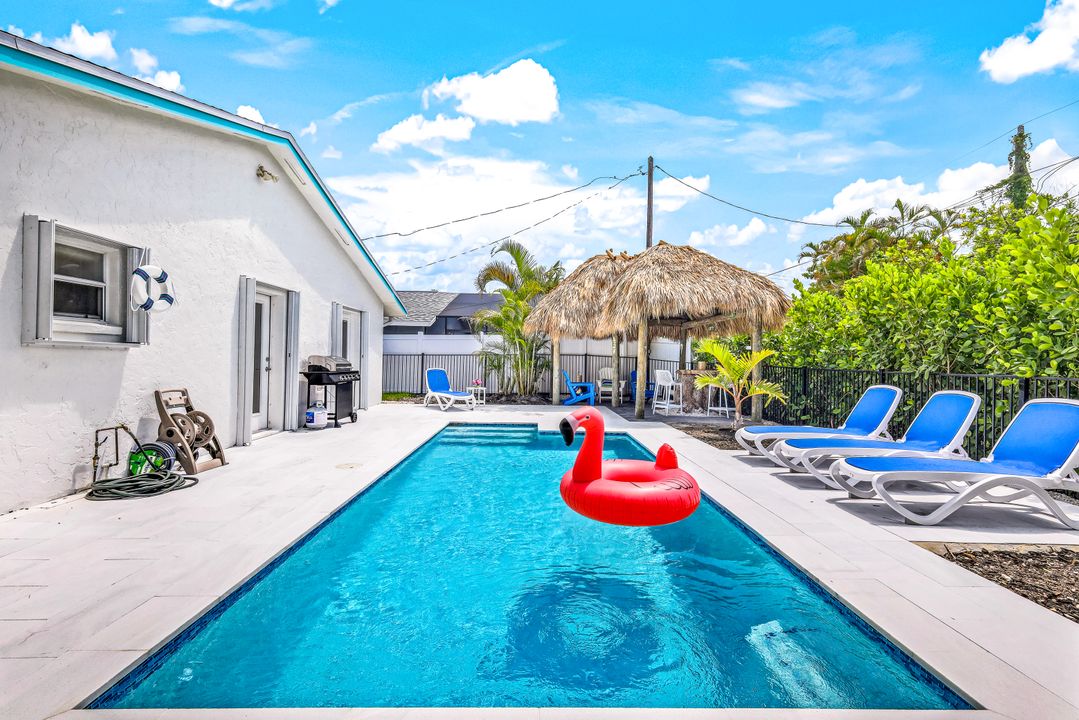 590 92nd Ave N, Naples, FL 34108