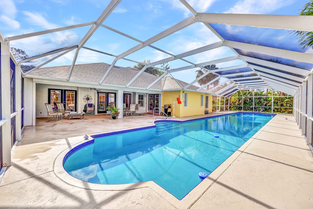 731 25th St SW, Naples, FL 34117