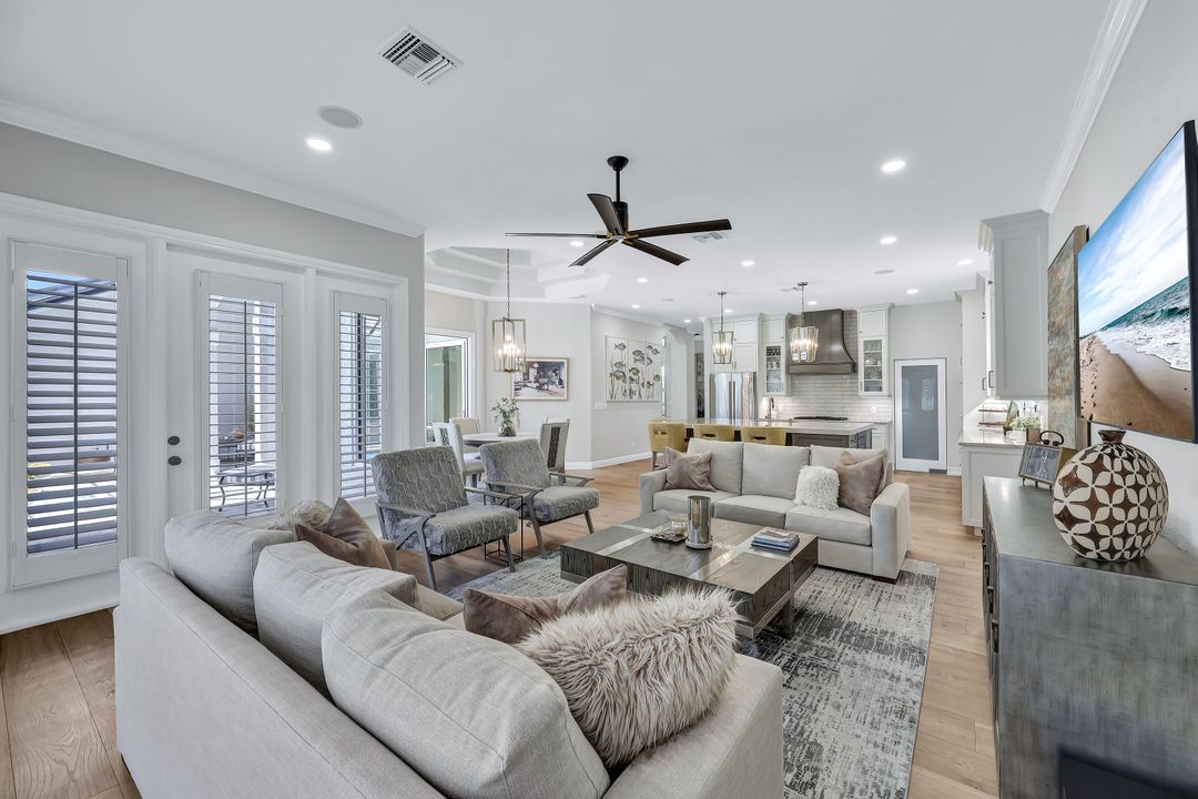 4624 Pond Apple Dr N, Naples, FL 34119