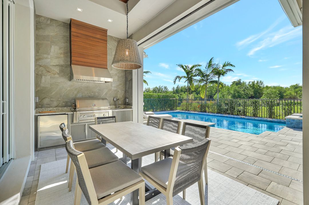 3344 Kumamoto Ln, Naples, FL 34114