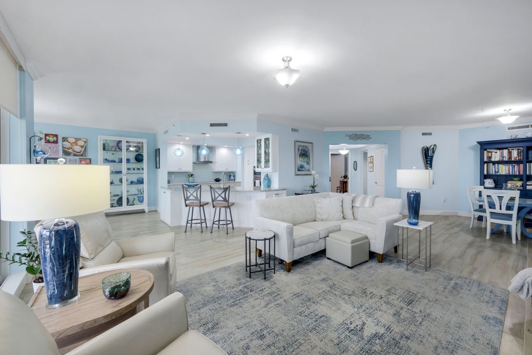 1060 Borghese Ln #1404, Naples, FL 34114