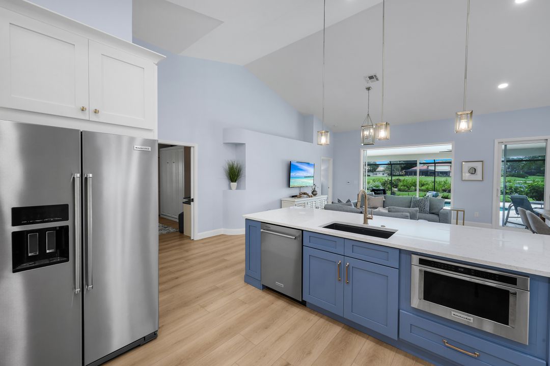 25061 Bay Cedar Dr, Bonita Springs, FL 34134