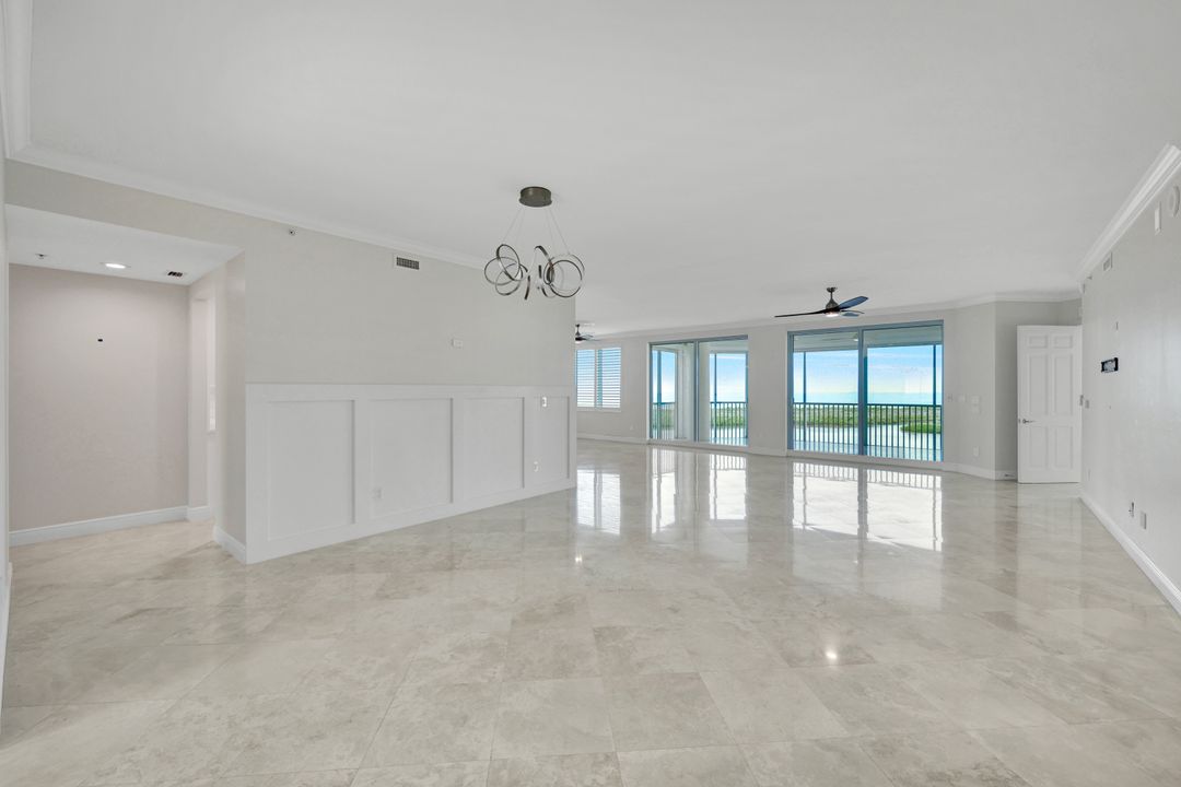 275 Indies Way #1703, Naples, FL 34110