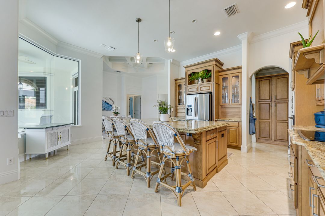 1148 Lamplighter Ct, Marco Island, FL 34145