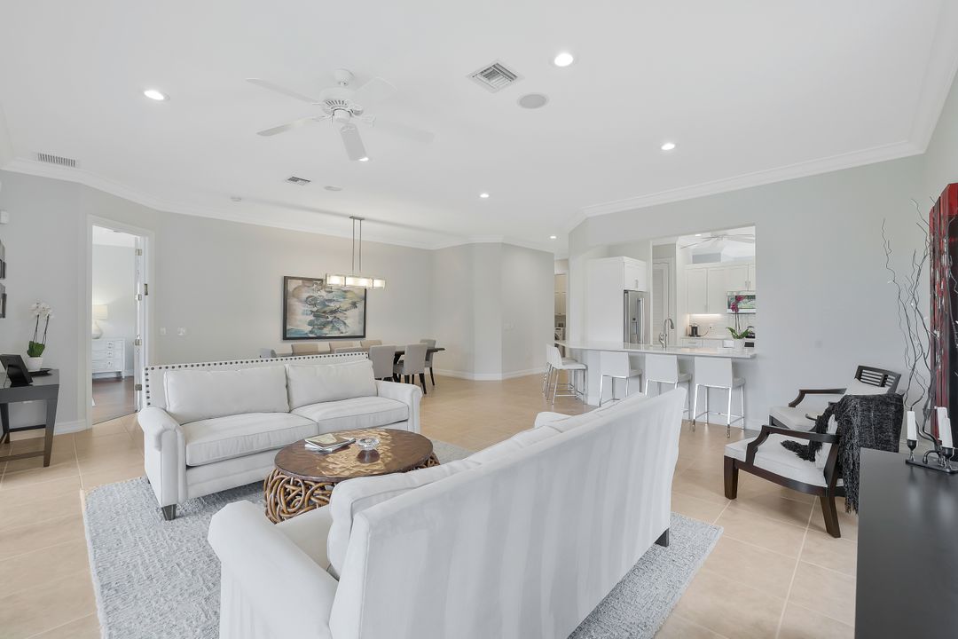 5030 Blauvelt Way #201, Naples, FL 34105