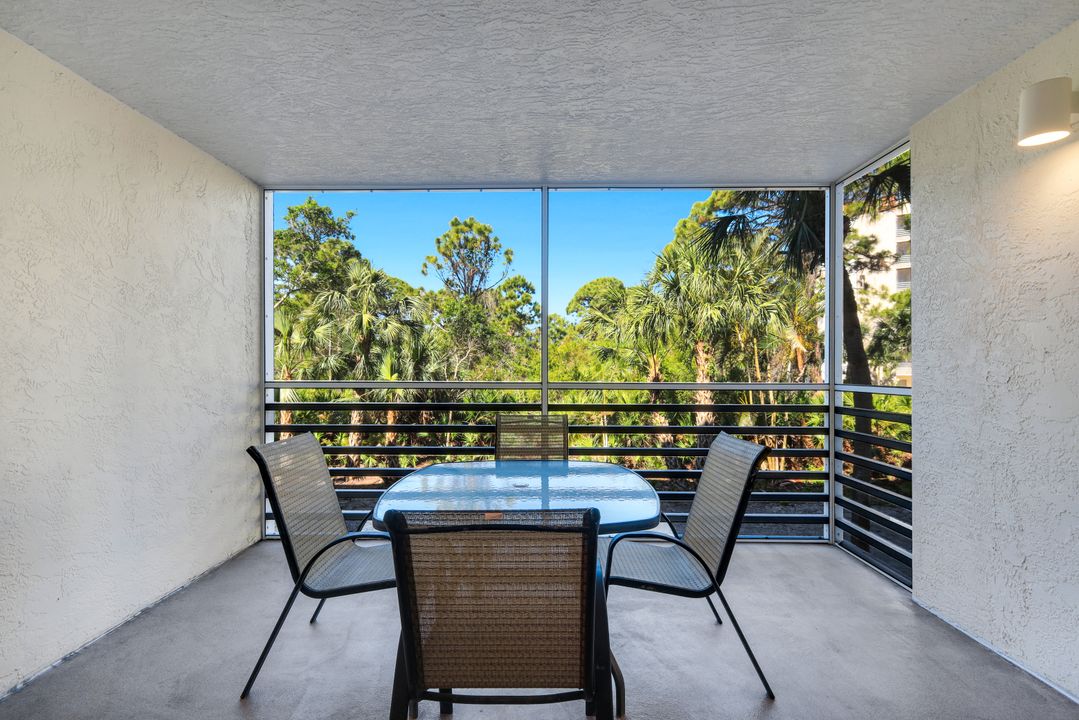 15161 Cedarwood Ln, Naples, FL 34110