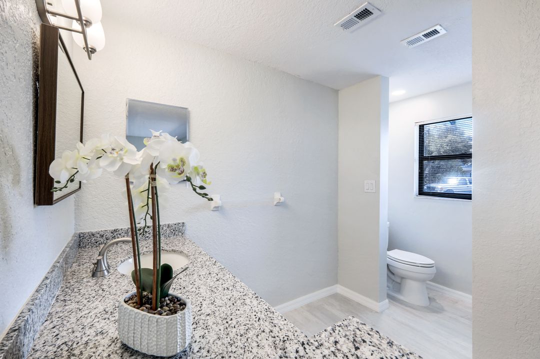 66 Emerald Woods Dr #H7, Naples, FL 34108