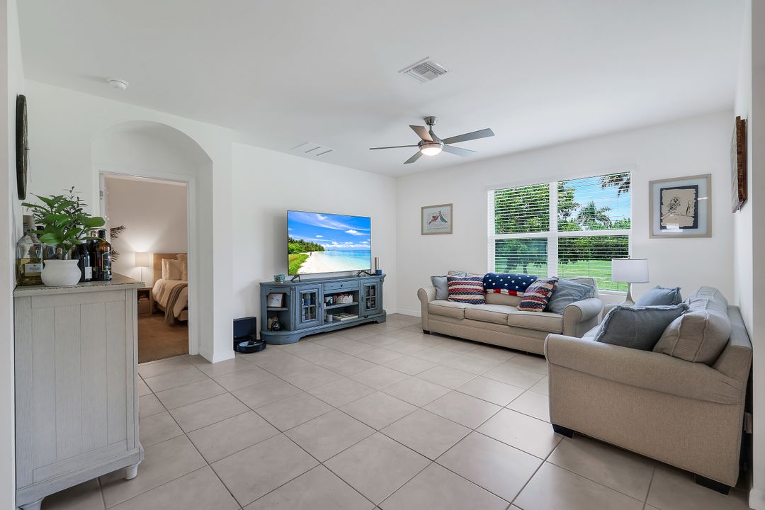 2816 Zaragoza Ct, Cape Coral, FL 33909