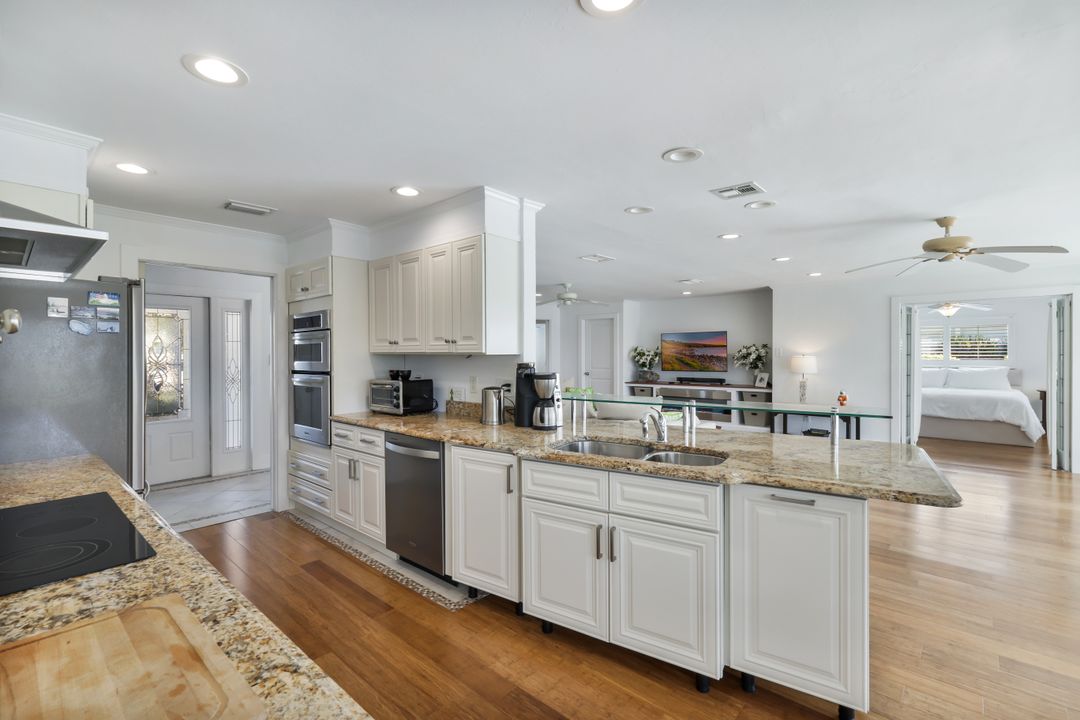 5614 Coronado Ct, Cape Coral, FL 33904