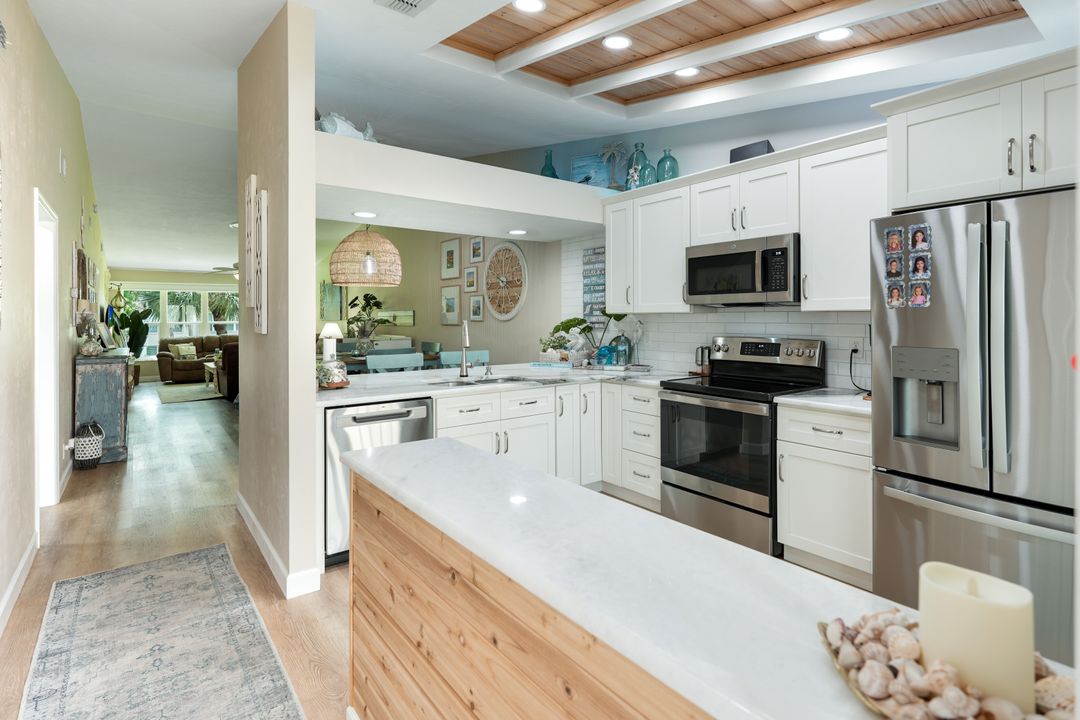 4240 Jack Frost Ct #6, Naples, FL 34112