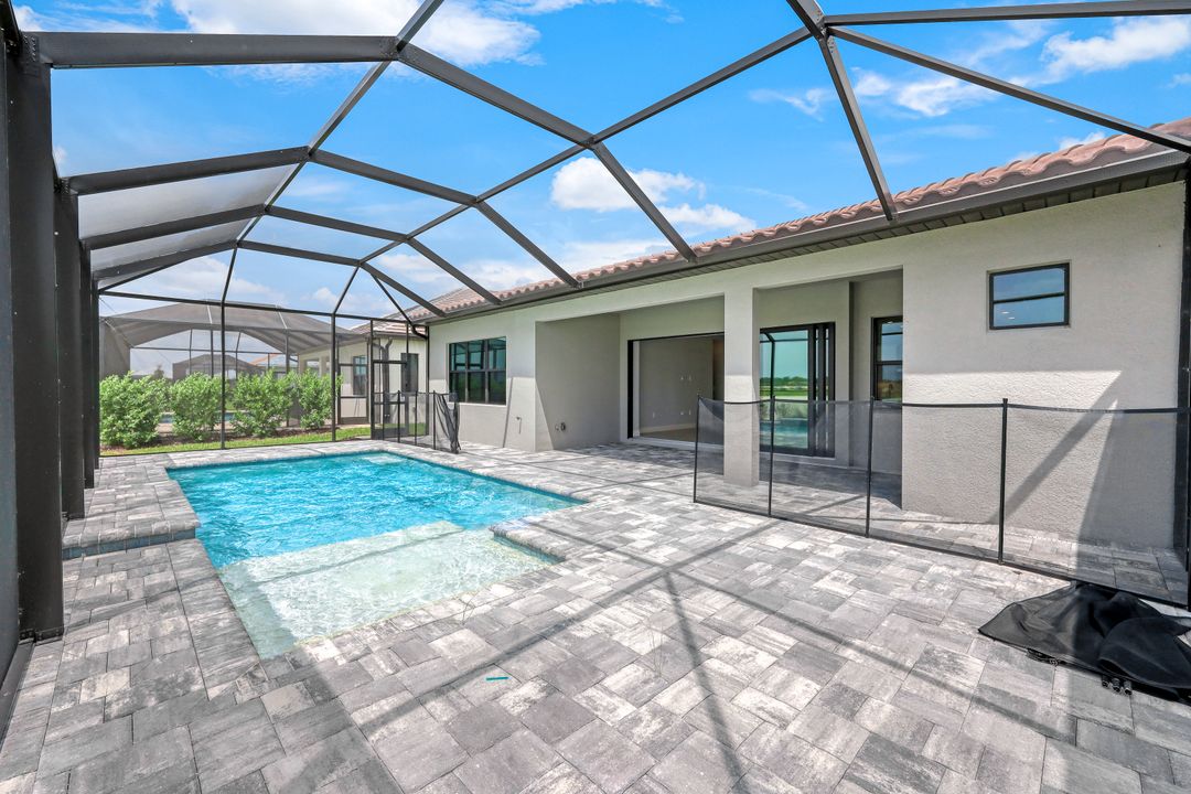 3995 Pegasus Wy, Naples, FL 34120