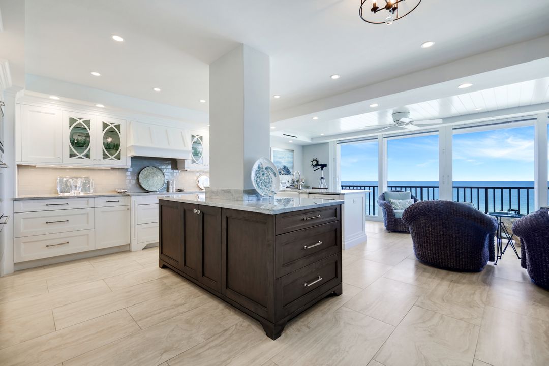 1285 Gulf Shore Blvd N #3B, Naples, FL 34102