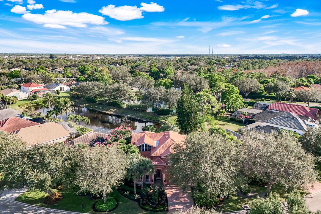 6777 Southern Oak Ct, Naples, FL 34109