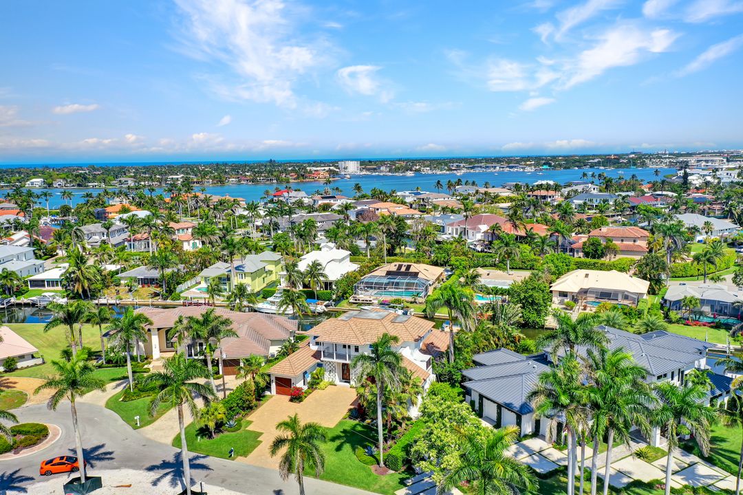 1501 Bluefin Ct, Naples, FL 34102