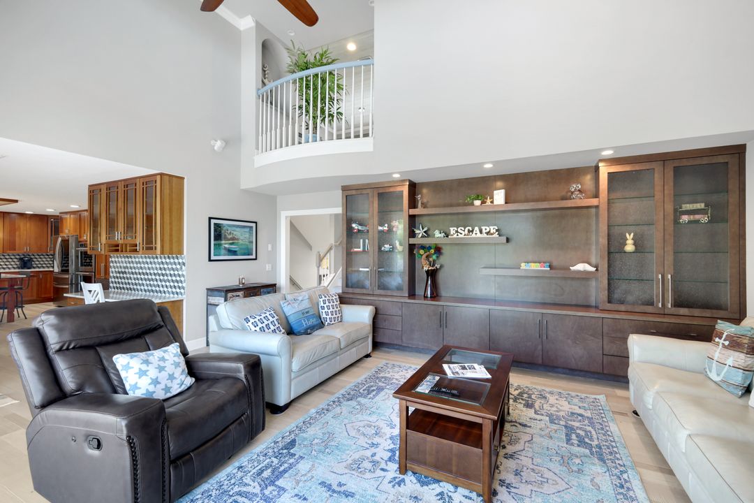 1111 Schooner Pl, Sanibel, FL 33957