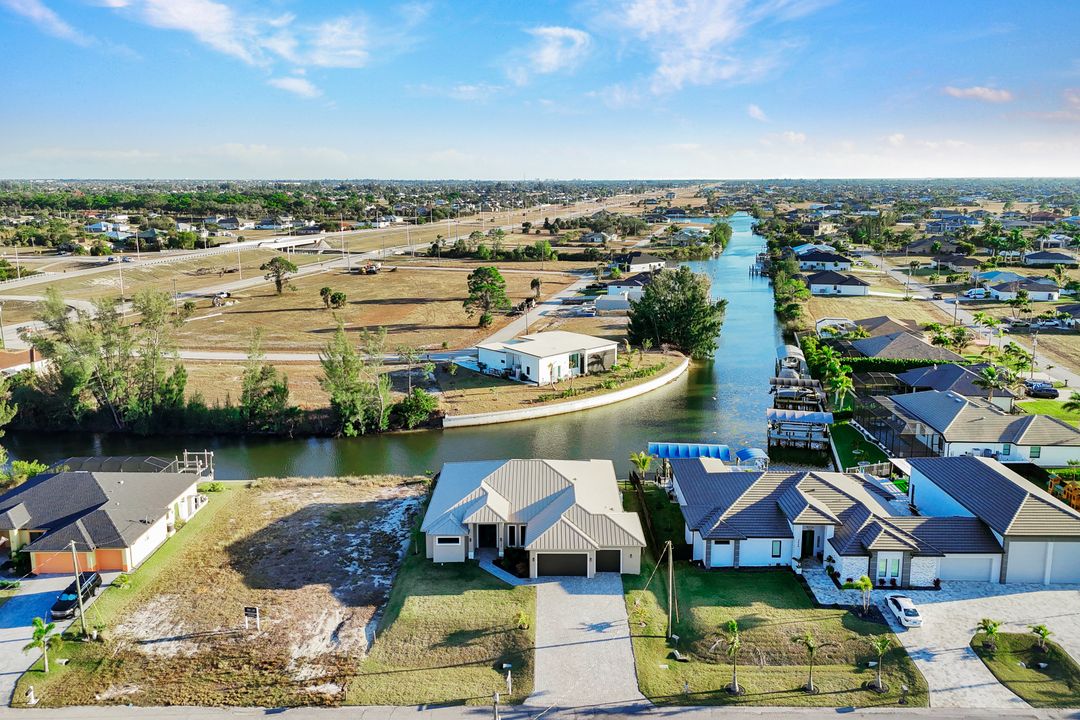 3220 NW 21st St, Cape Coral, FL 33993