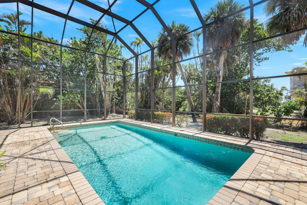 1043 Blue Heron Dr, Sanibel, FL 33957