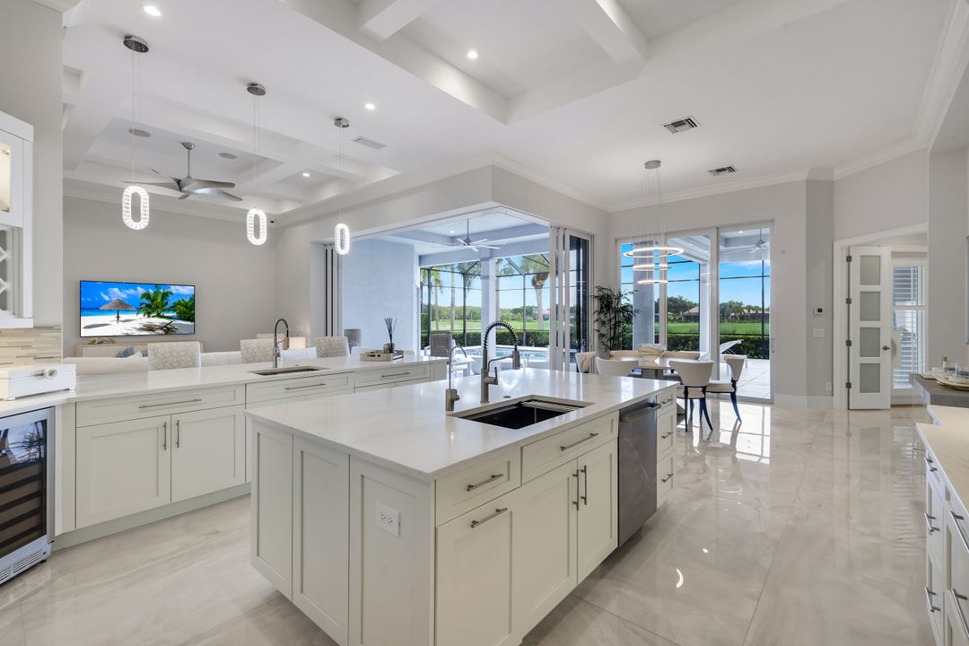 11907 Hedgestone Ct, Naples, FL 34120