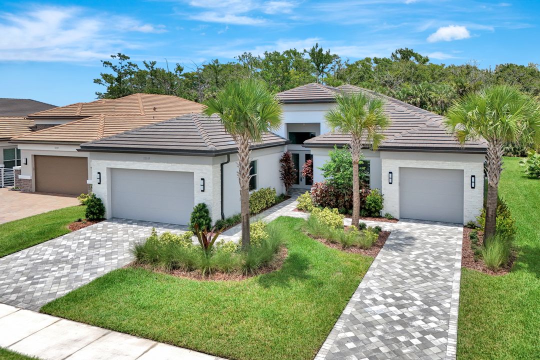 12049 Azalea Wy, Naples, FL 34120