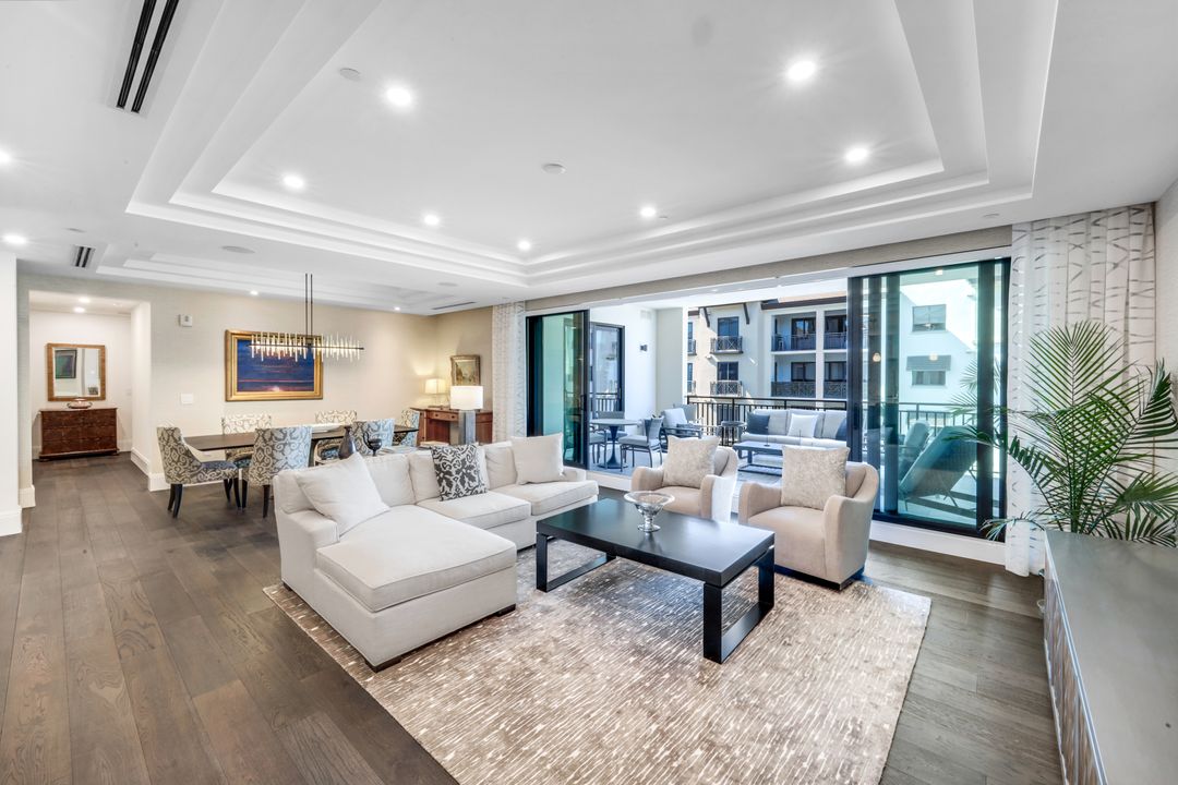 1130 3rd Ave S #405, Naples, FL 34102