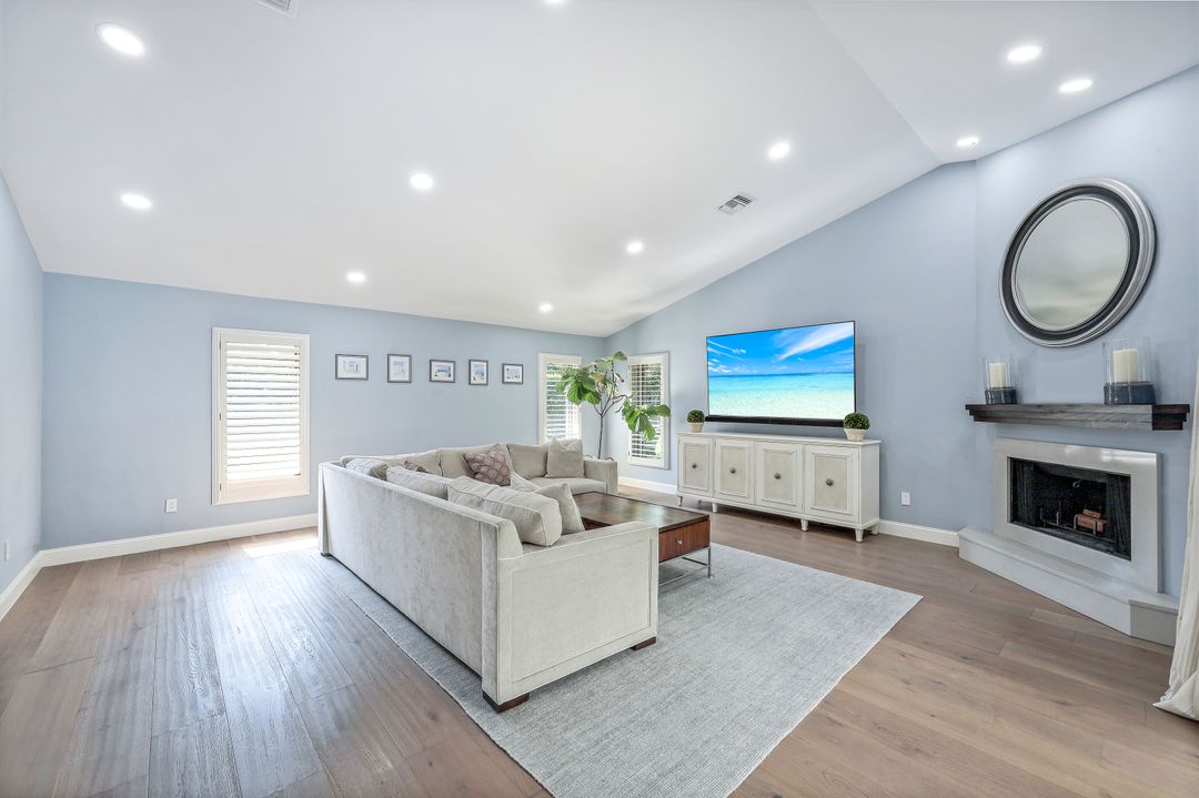 2209 Noble Ct, Naples, FL 34110