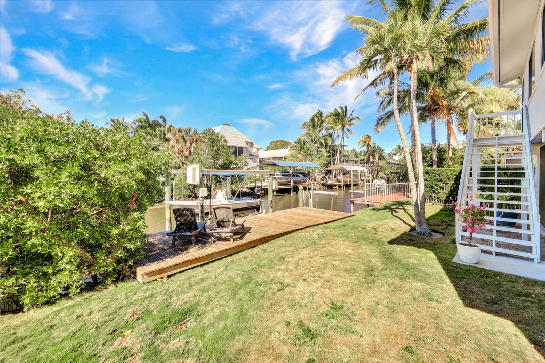 1285 Grand Canal Dr, Naples, FL 34110