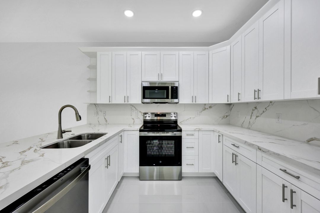 1137 Rahway St, Lehigh Acres, FL 33974