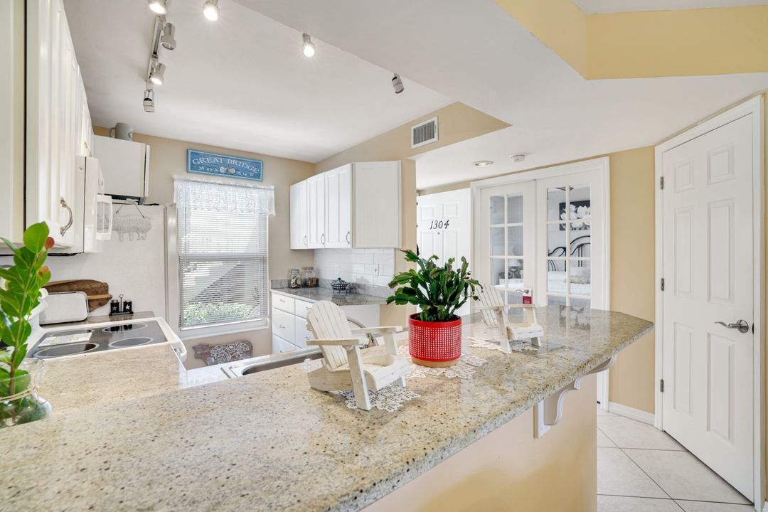1335 Mainsail Dr #1304, Naples, FL 34114