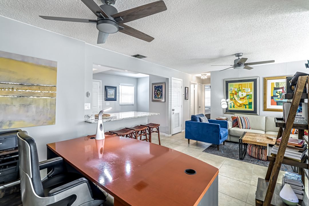 10095 7th St N #3, Naples, FL 34108