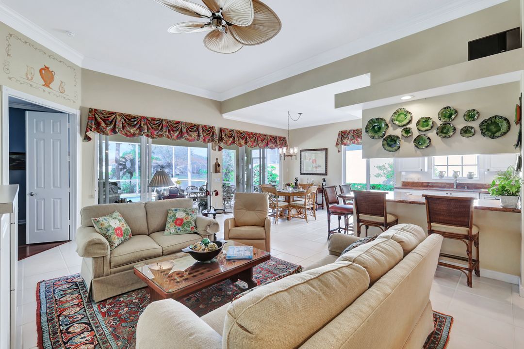2914 Gilford Way, Naples, FL 34119