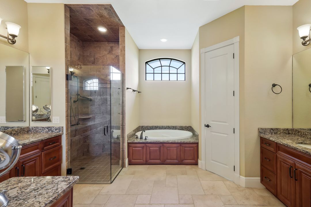 2724 Gleason Pkwy, Cape Coral, FL 33914