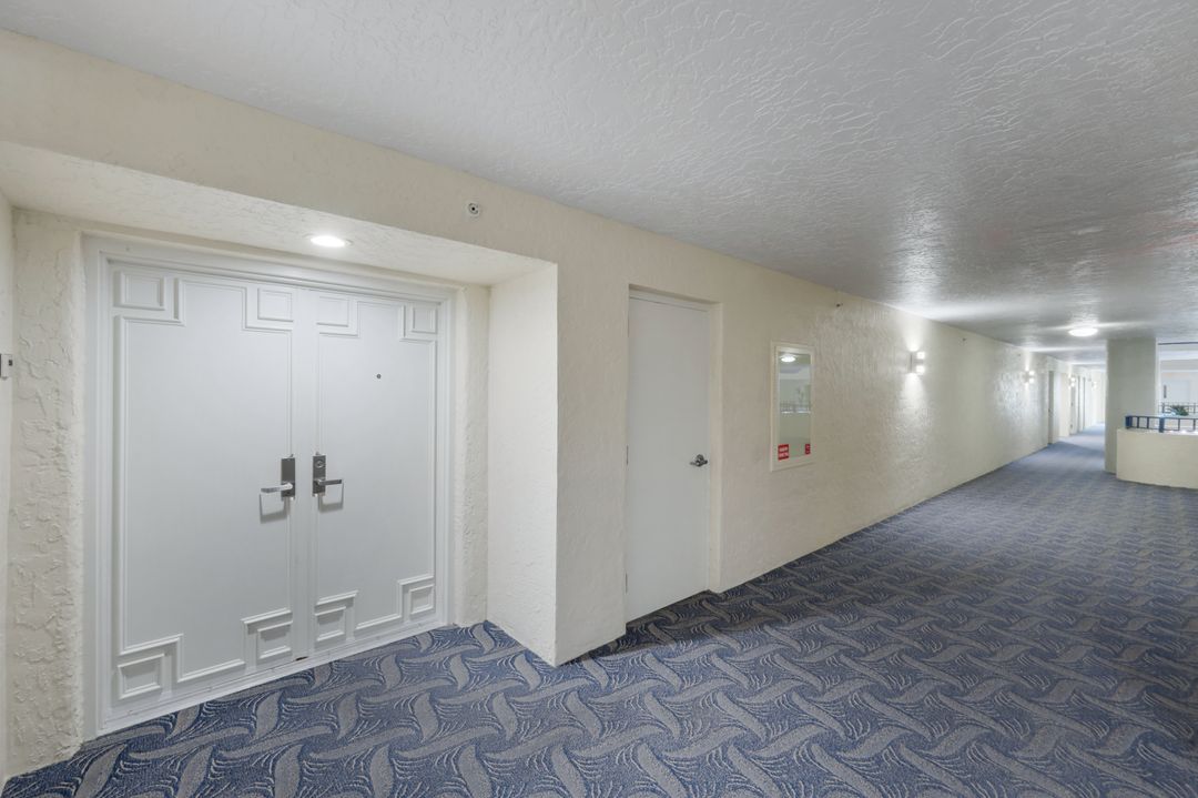 4451 Gulf Shore Blvd N #501, Naples, FL 34103