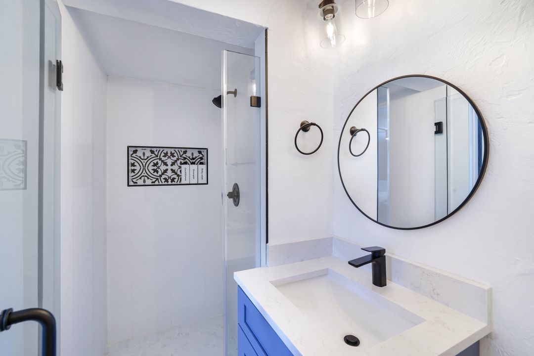 1300 Pine St, Naples, FL 34104