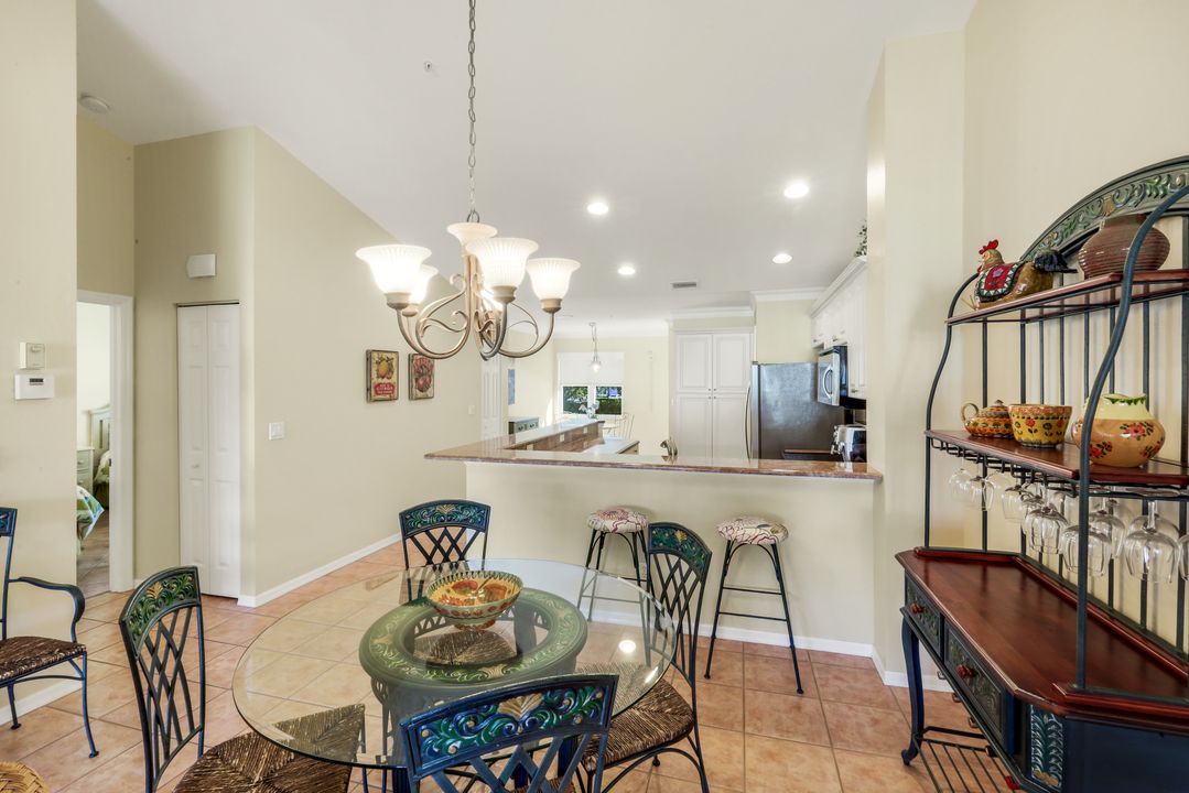 5070 Cedar Springs Dr #203, Naples, FL 34110