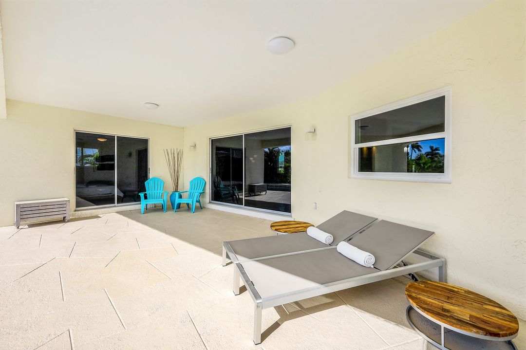 318 Grapewood Ct, Marco Island, FL 34145