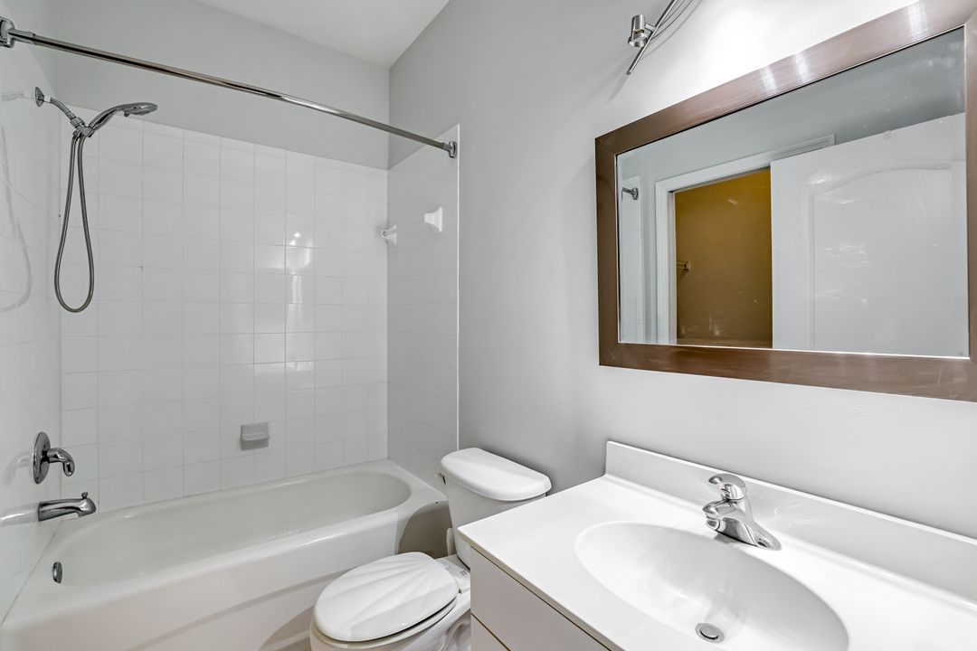 1725 Morning Sun Ln, Naples, FL 34119