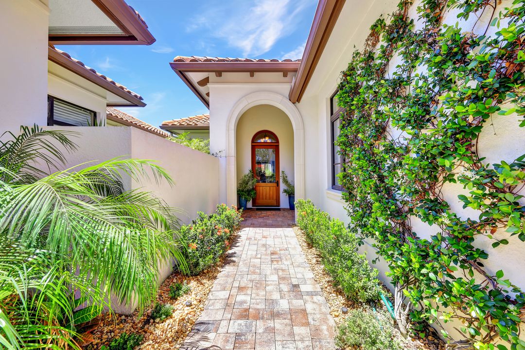 16504 Talis Park Dr, Naples, FL 34110