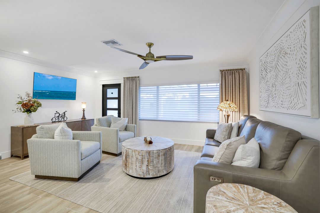 585 100th Ave N, Naples, FL 34108