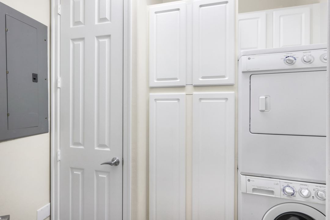 2040 Tarpon Bay Dr N #201, Naples, FL 34119