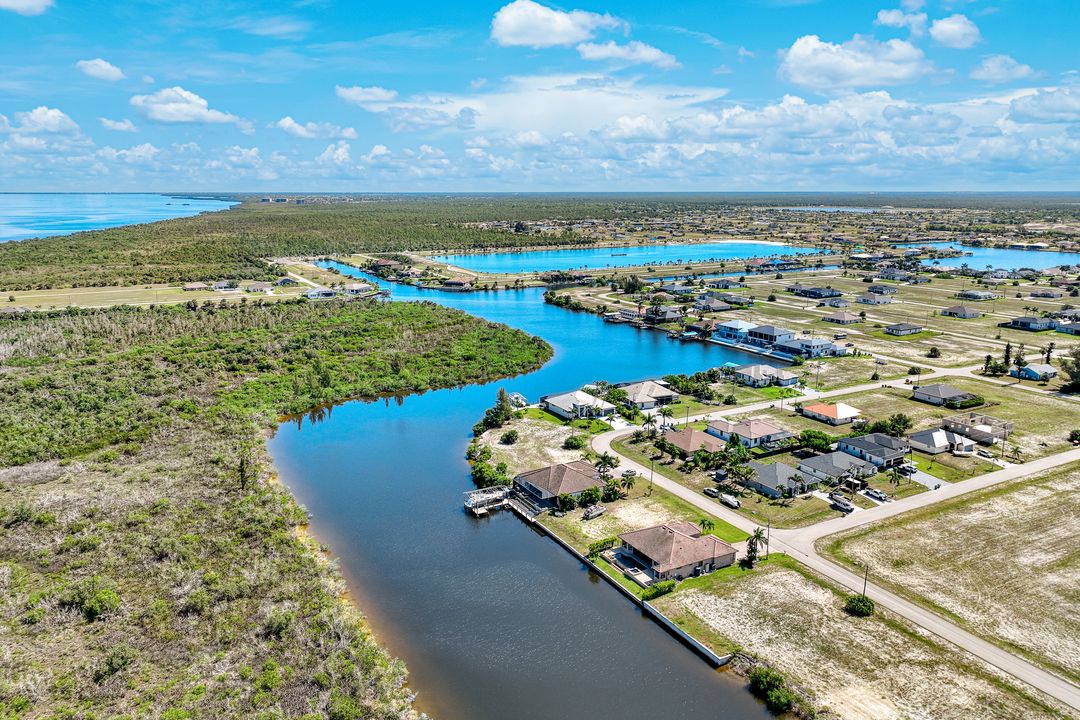 4612 NW 33rd Terrace, Cape Coral, FL 33993