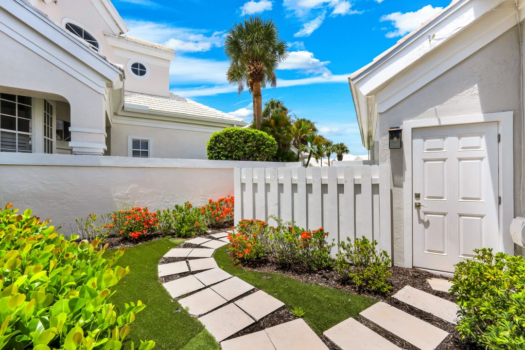 15248 Devon Green Ln, Naples, FL 34110