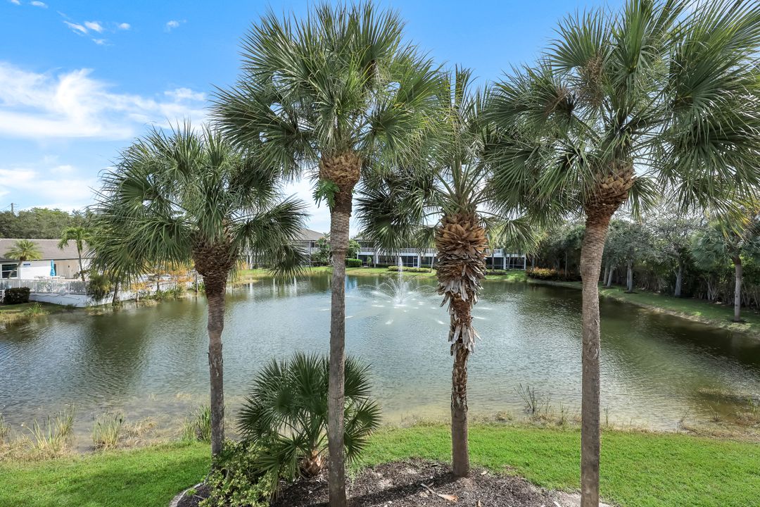 2110 Cay Lagoon Dr #122, Naples, FL 34109