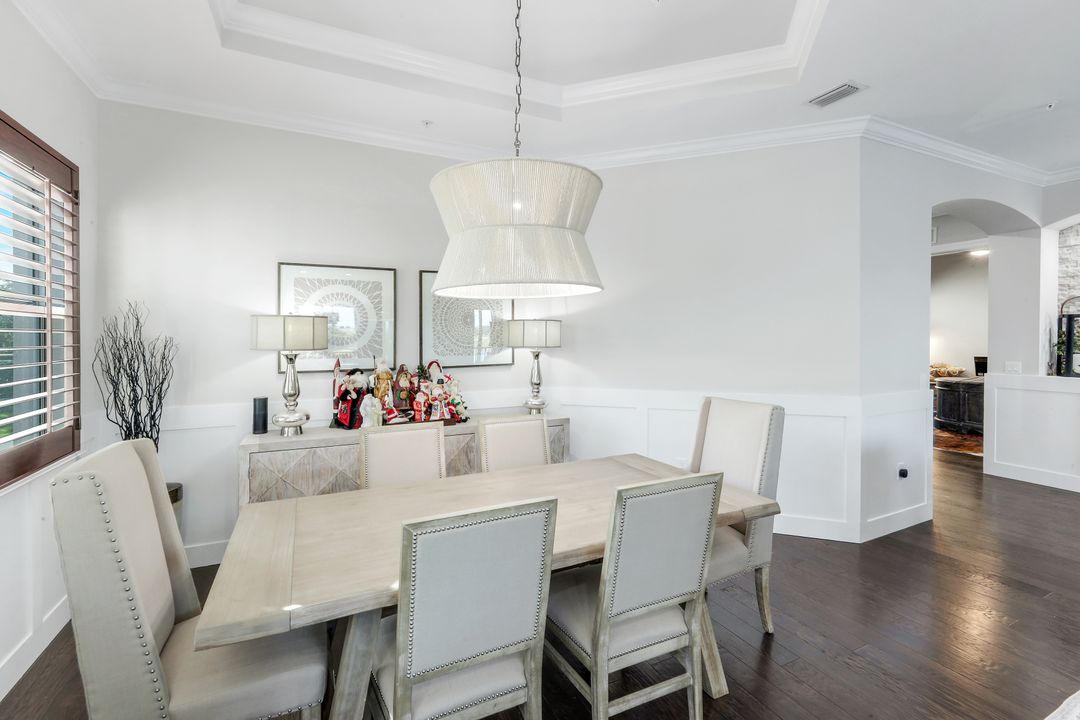 8783 Coastline Ct #202, Naples, FL 34120