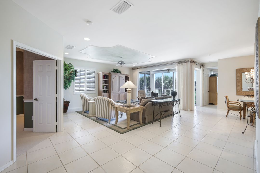 1610 Clermont Dr #201, Naples, FL 34109