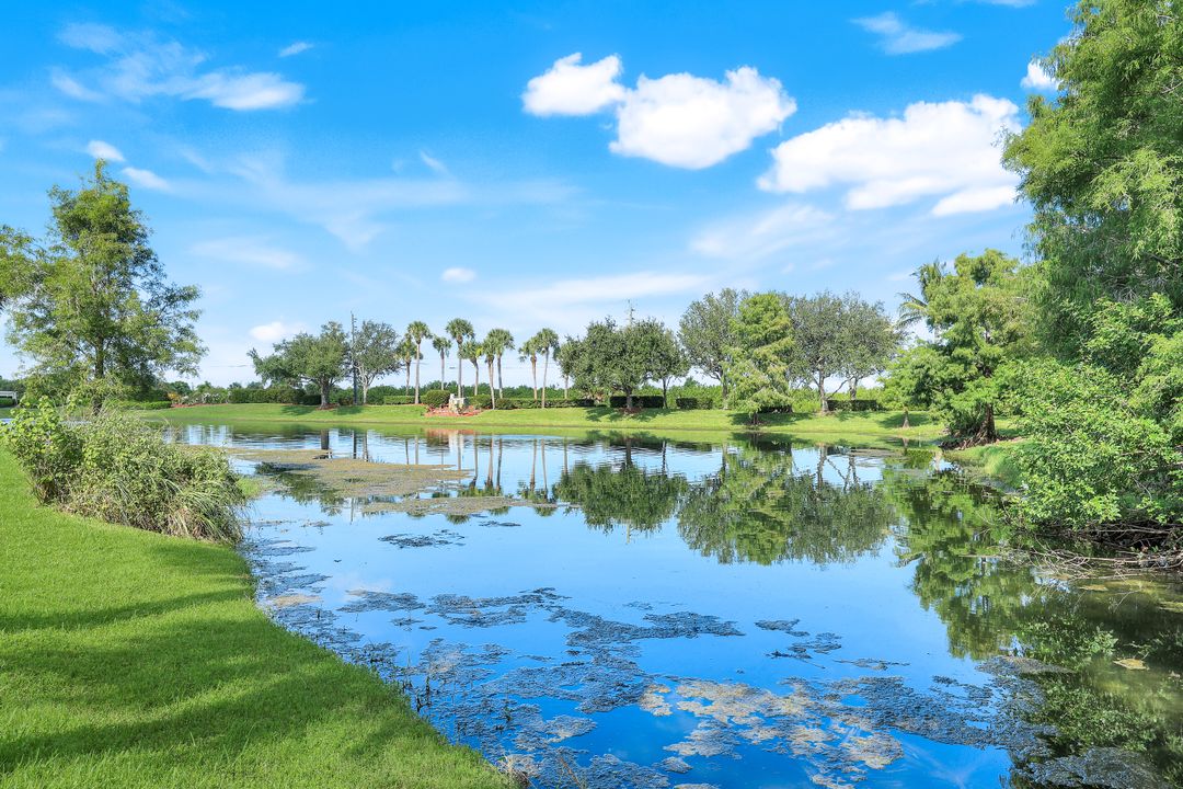 9764 Mendocino Dr, Fort Myers, FL 33919